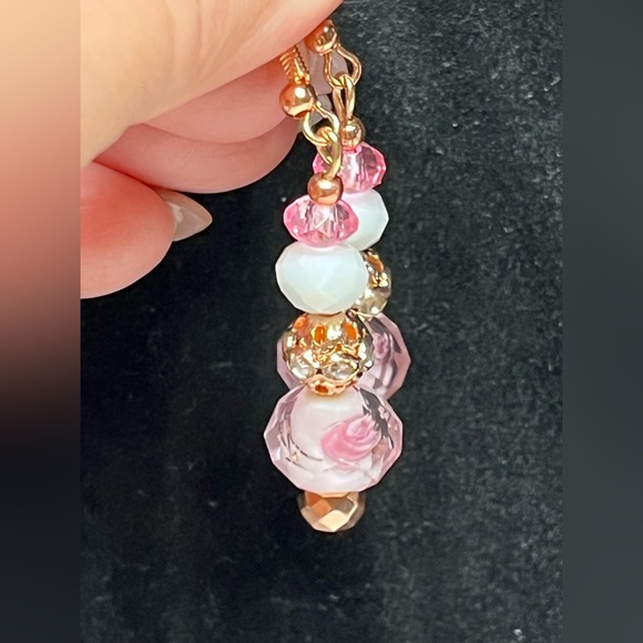 ⭐️🎁OMG the prettiest pink and white -Swarovski earrings-rhinestone - Picture 6 of 8